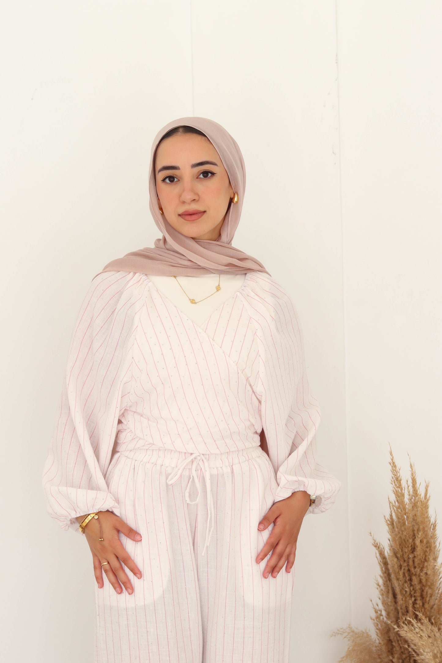 Studded Tie Set In Pink