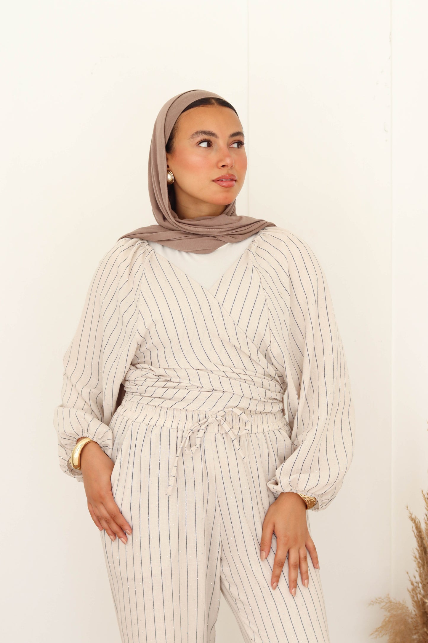 Studded Tie Set In Beige / Black Stripes