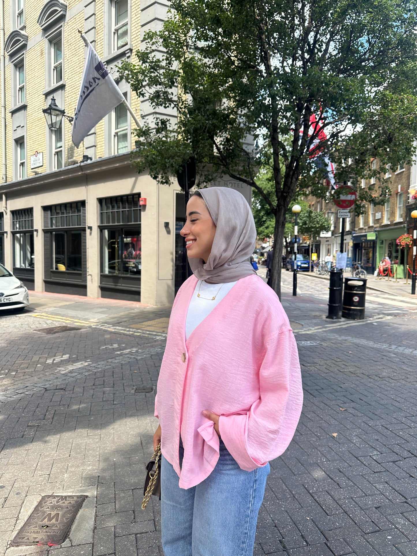 The MonoButton Cardigan Bubblegum Pink