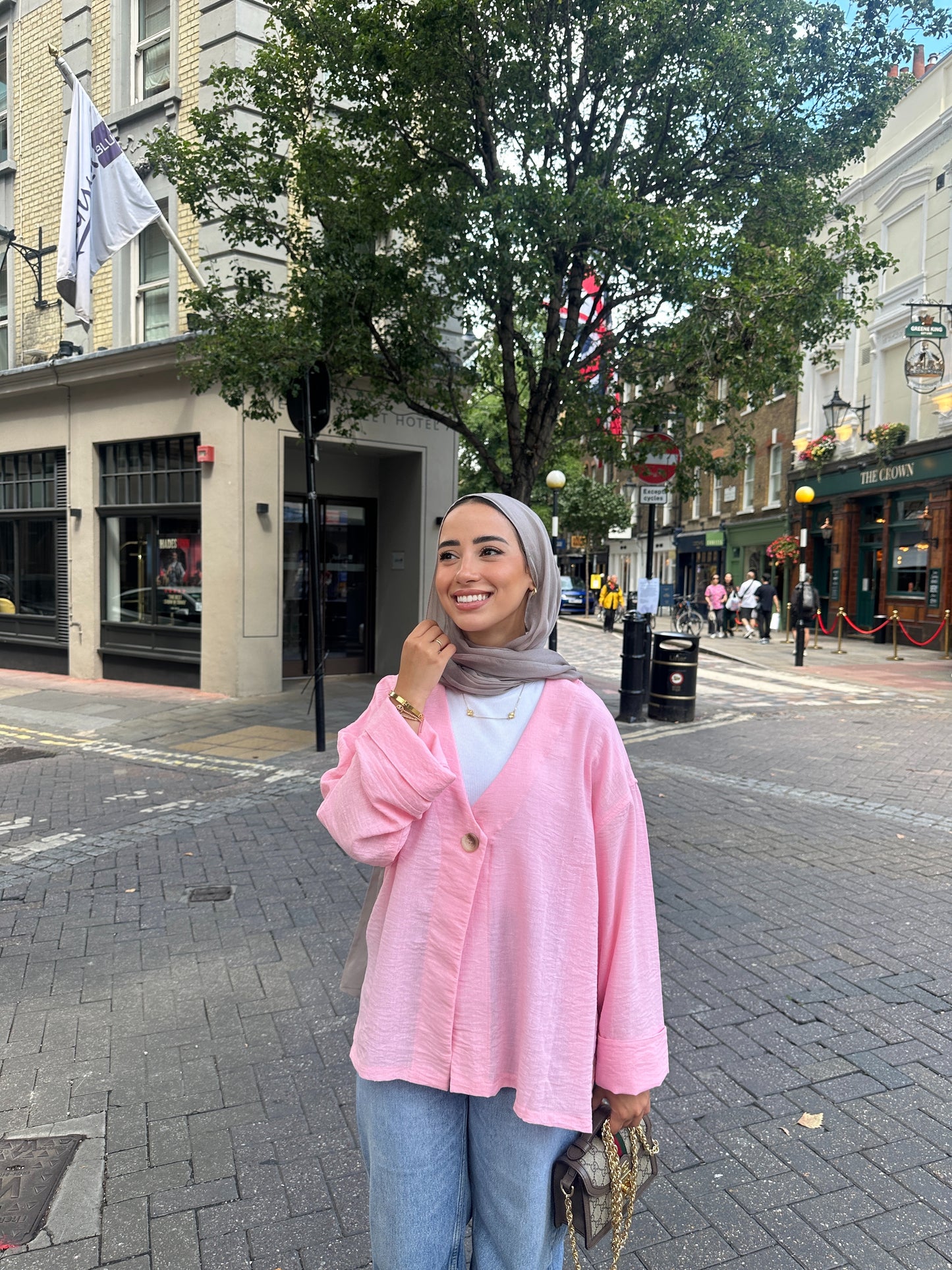 The MonoButton Cardigan Bubblegum Pink