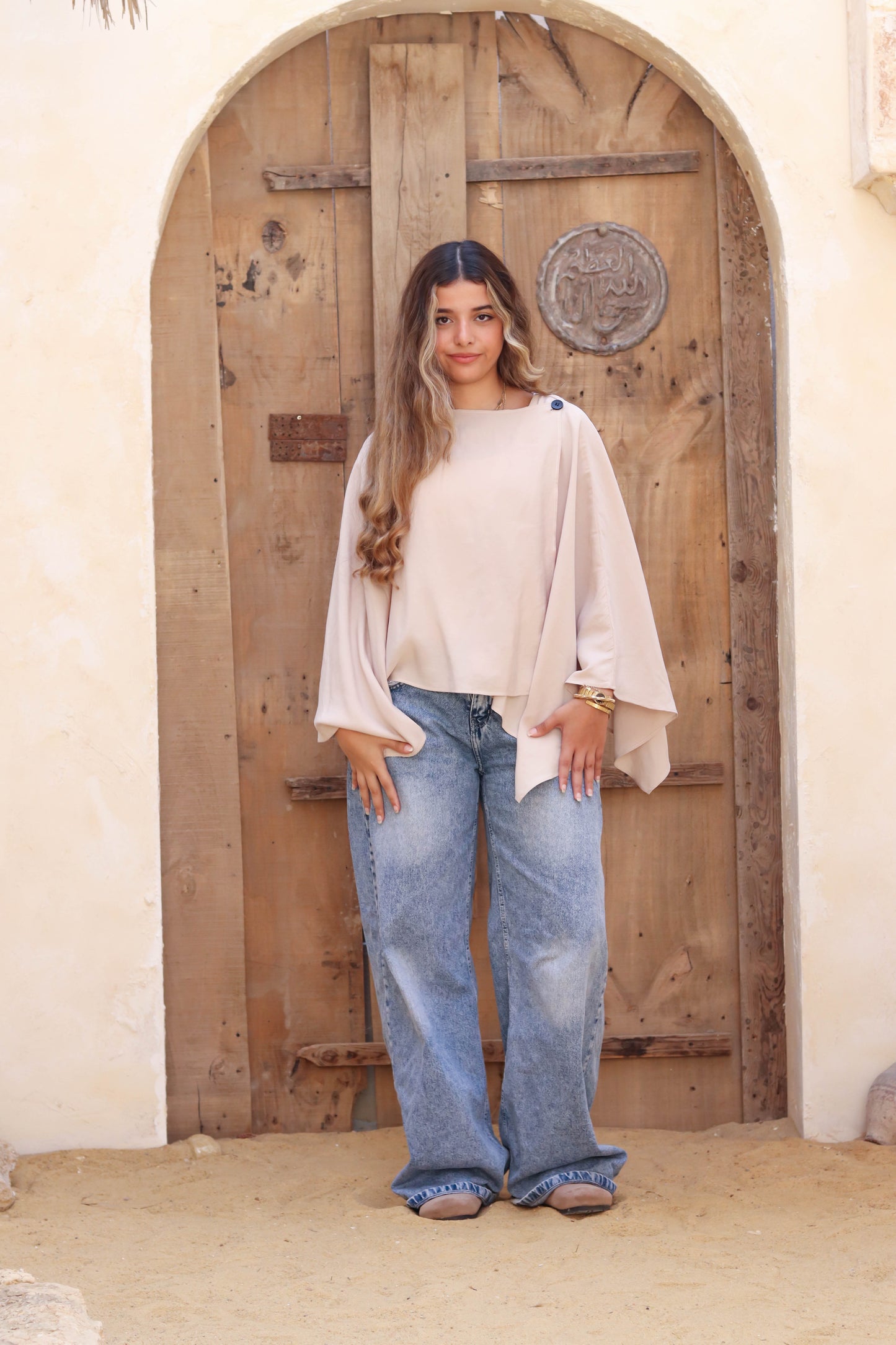 Sleeveless Cape Beige