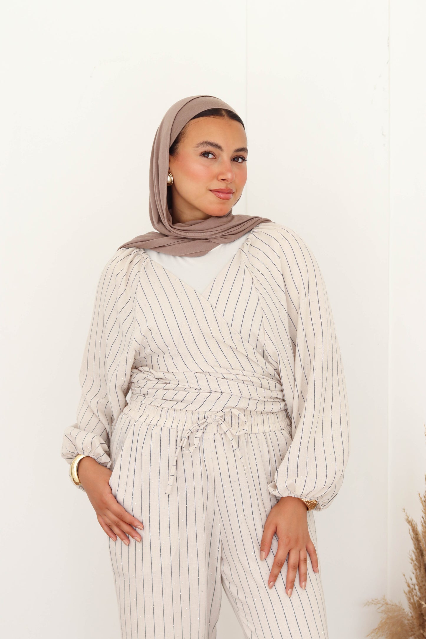 Studded Tie Set In Beige / Black Stripes