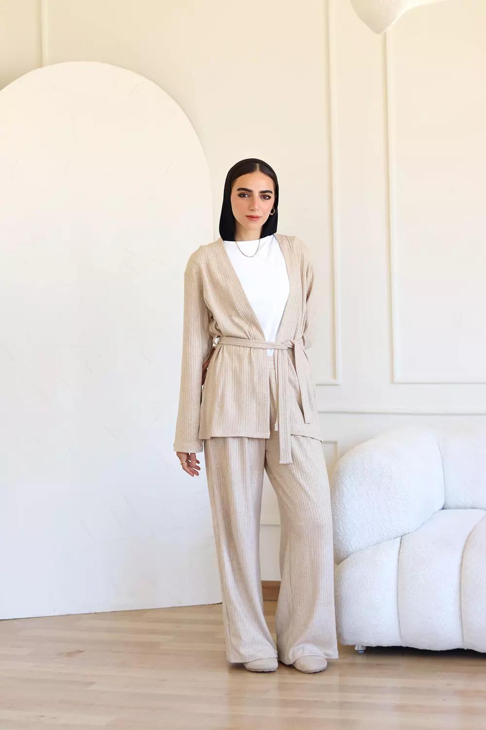 The Cashmere Set In Cafe