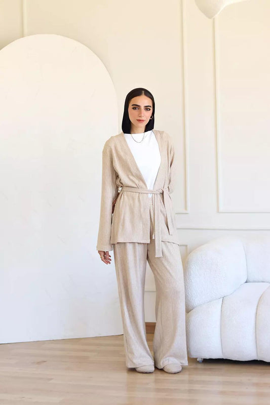 The Cashmere Set In Cafe