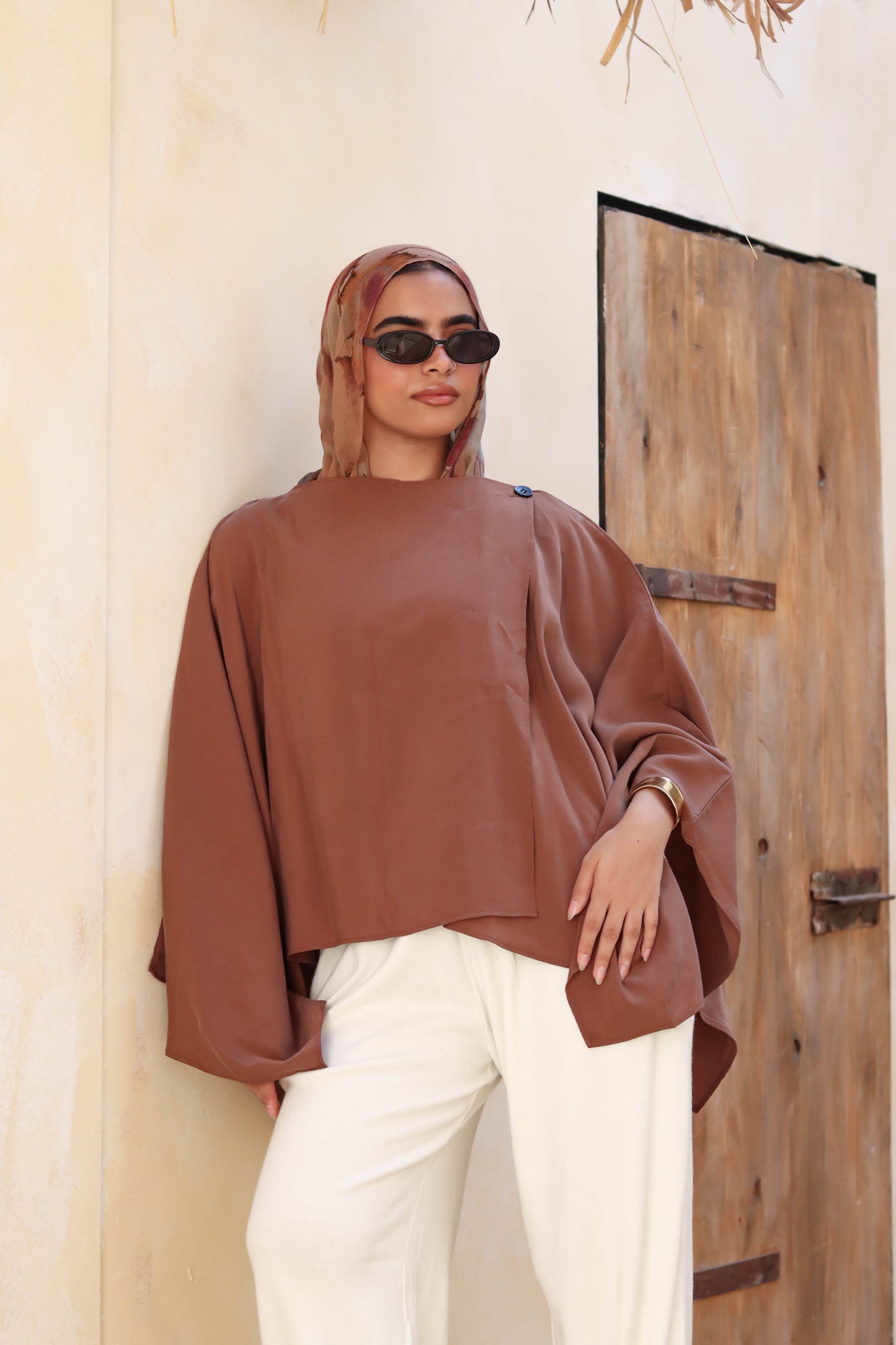 Sleeveless Cape Brown