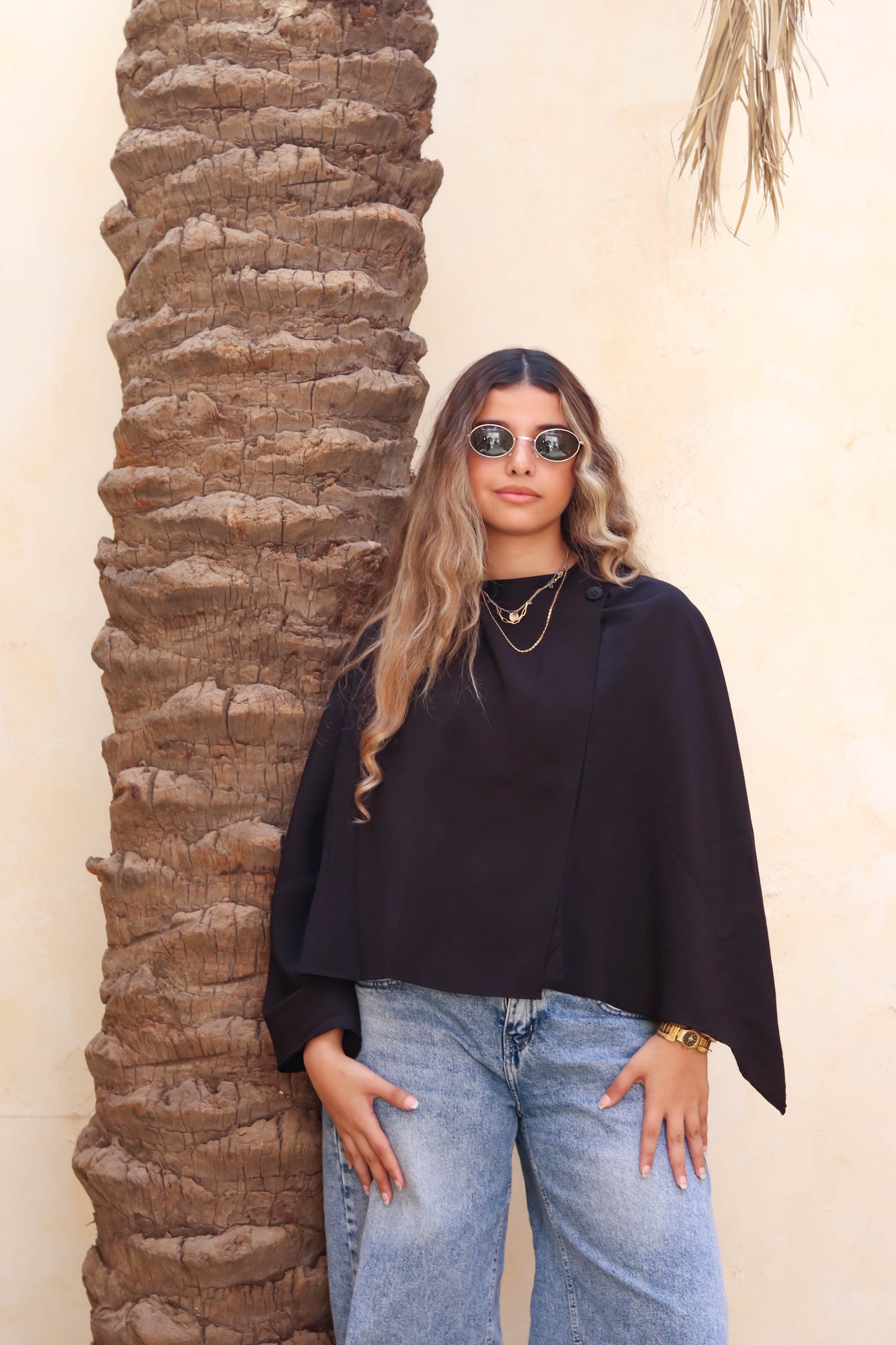 Sleeveless Cape Black