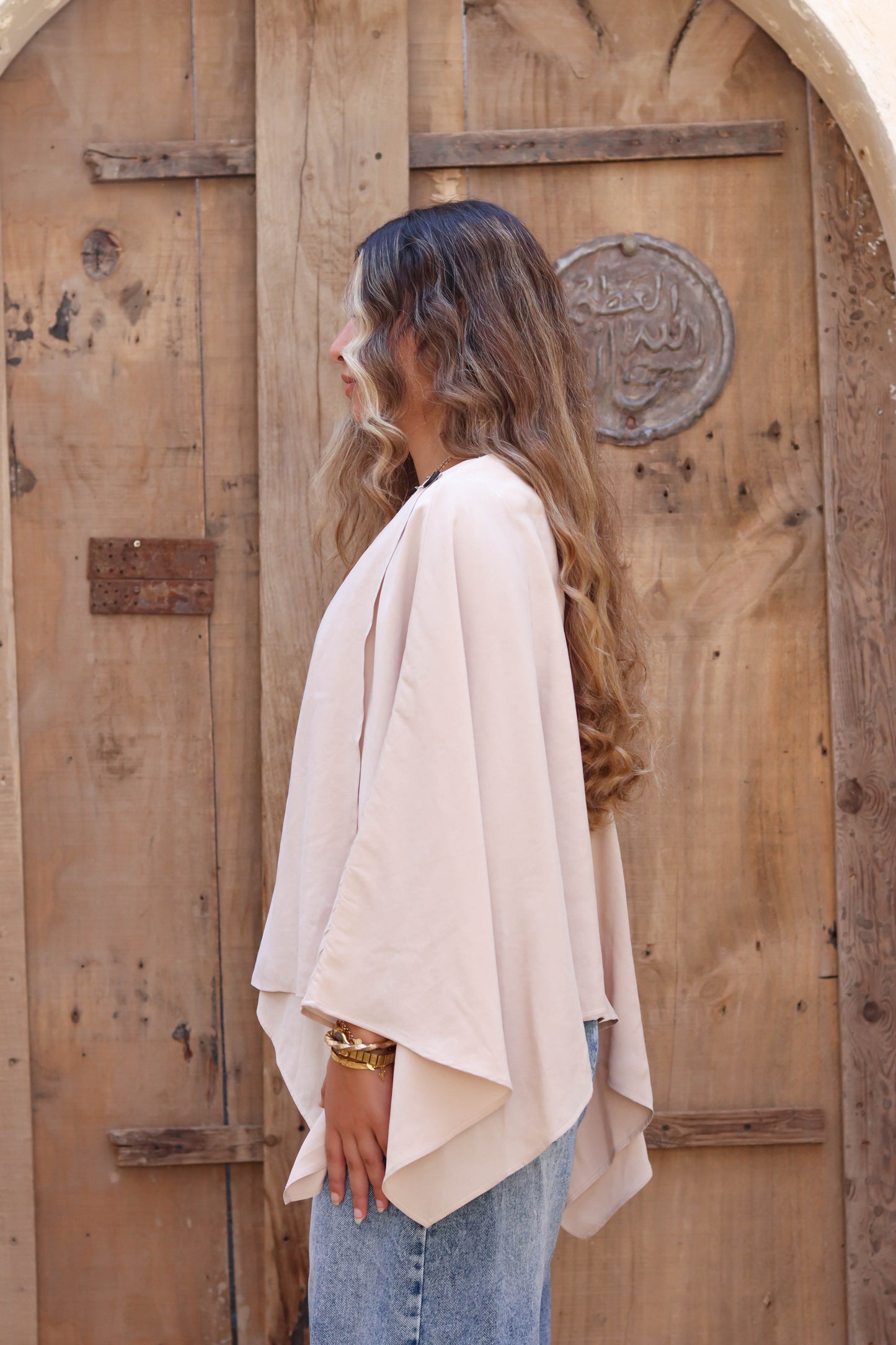 Sleeveless Cape Beige
