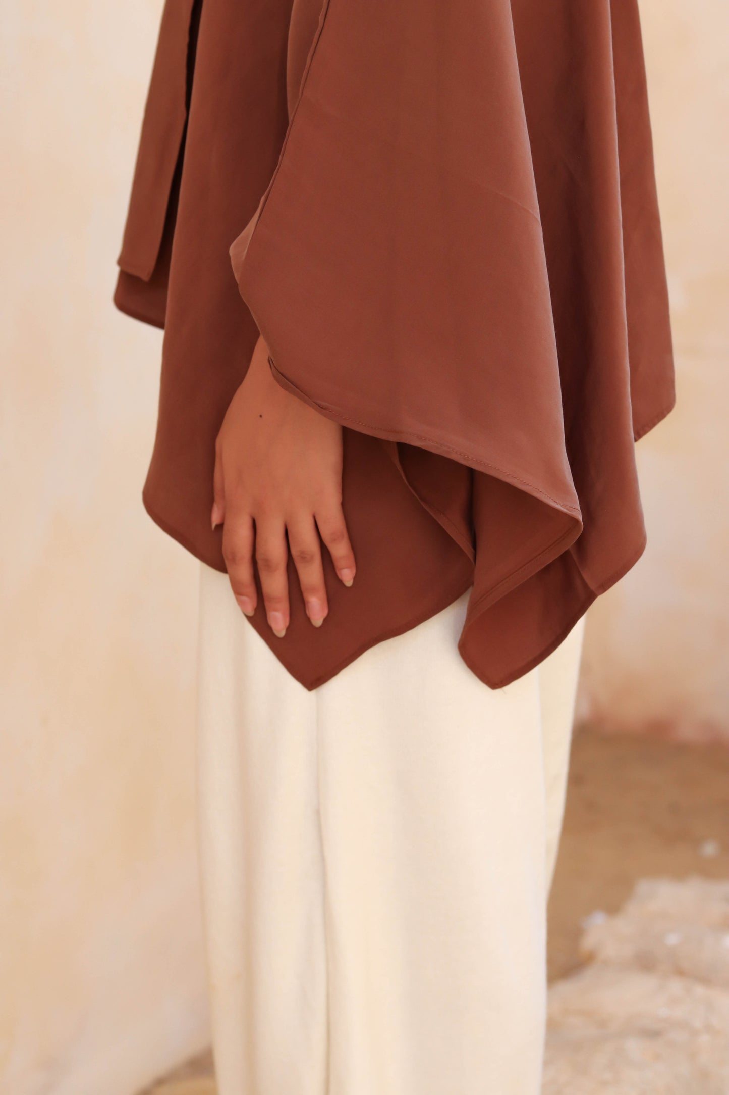 Sleeveless Cape Brown